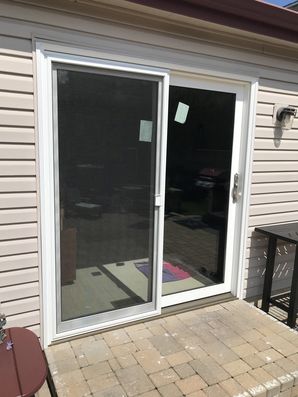 Before & After Sliding Door Installation in Buffalo Grove, IL (2)
